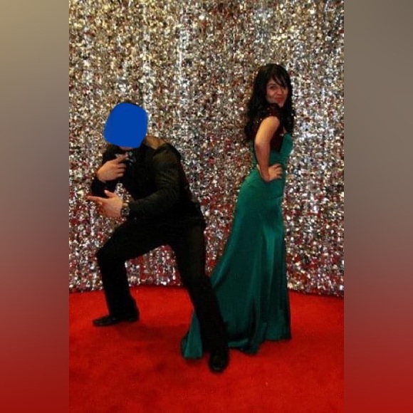 Emerald green gown/dress - Picture 7 of 13